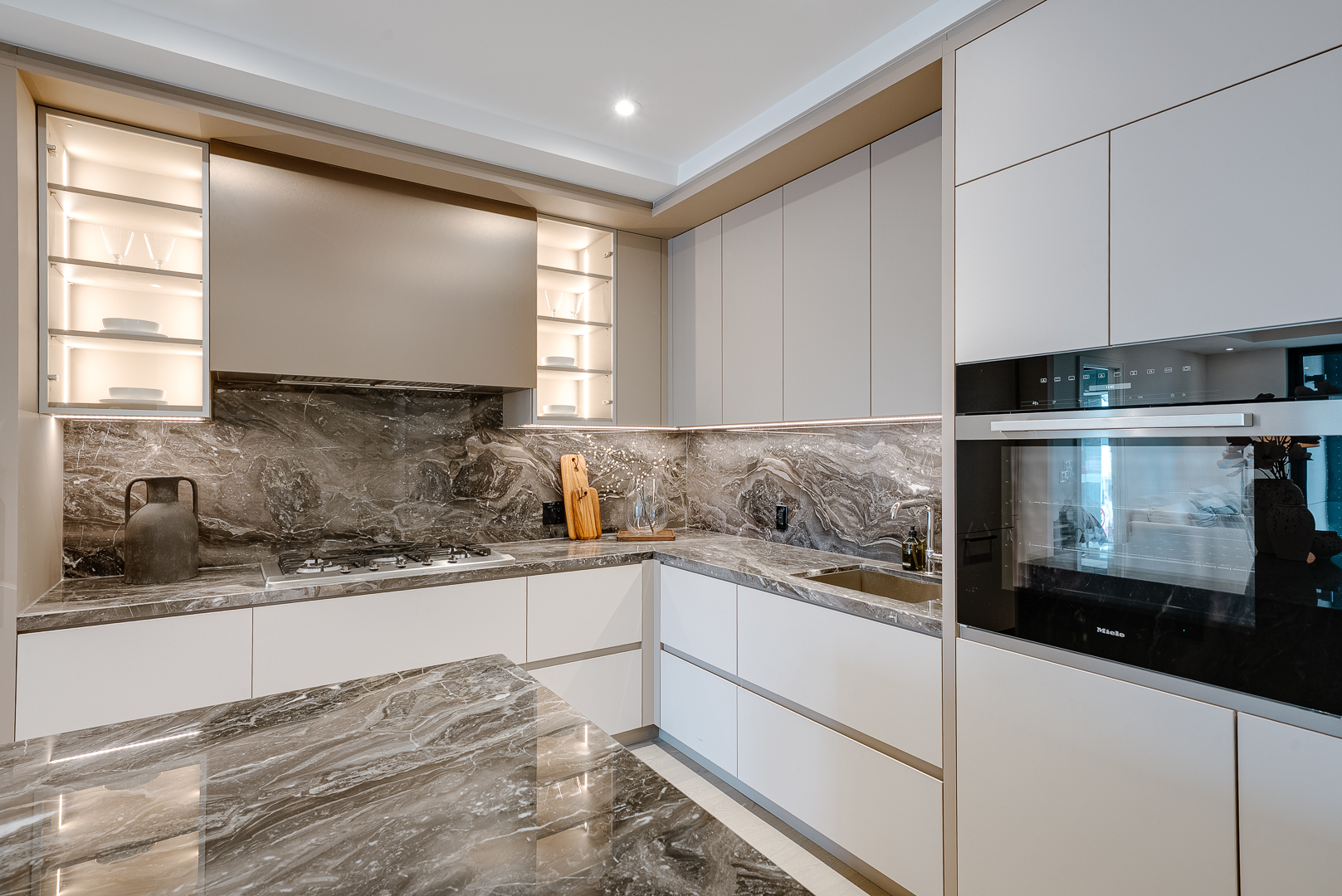 208-2 Forest Hill RD